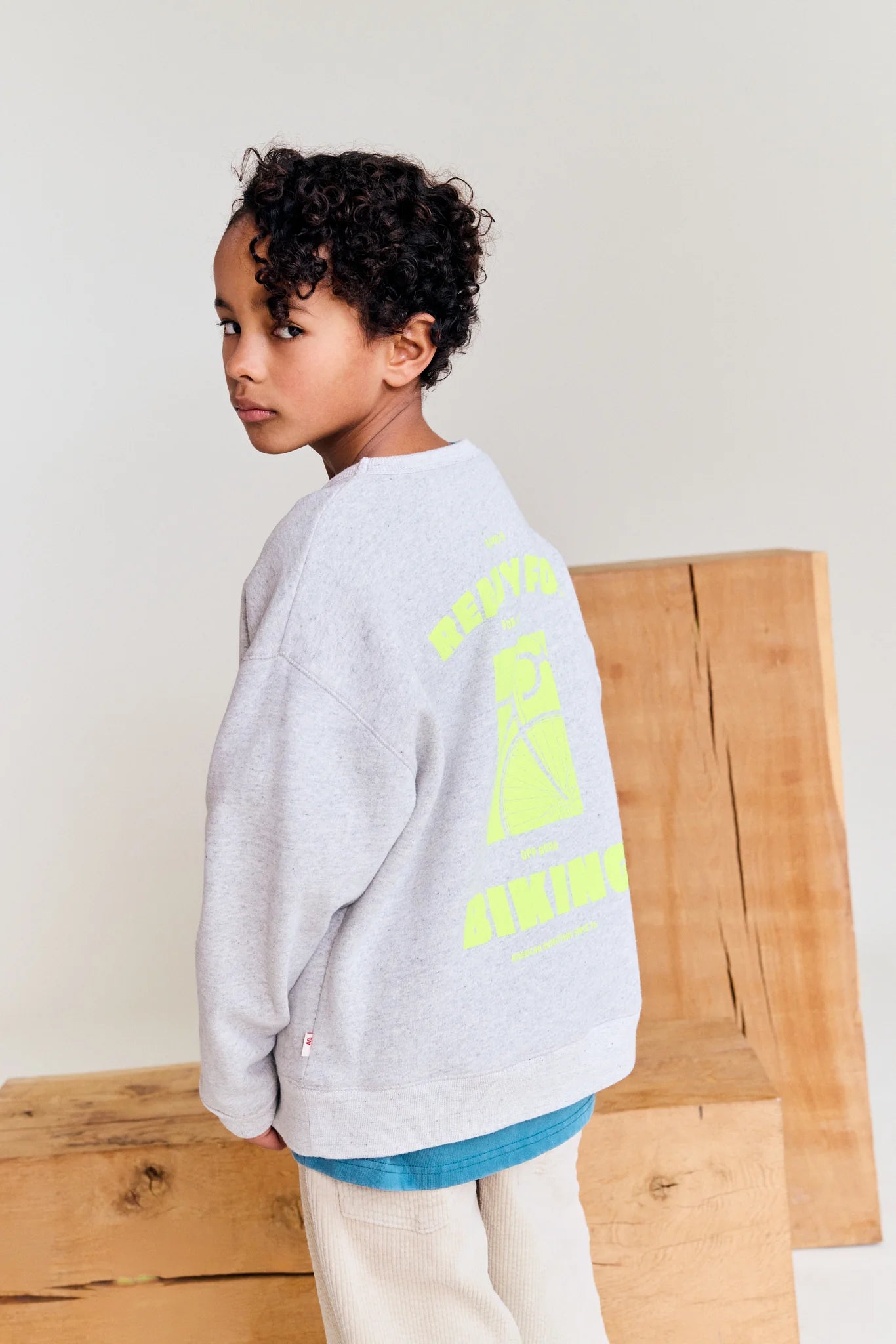 AO76 OSCAR SWEATER BIKE