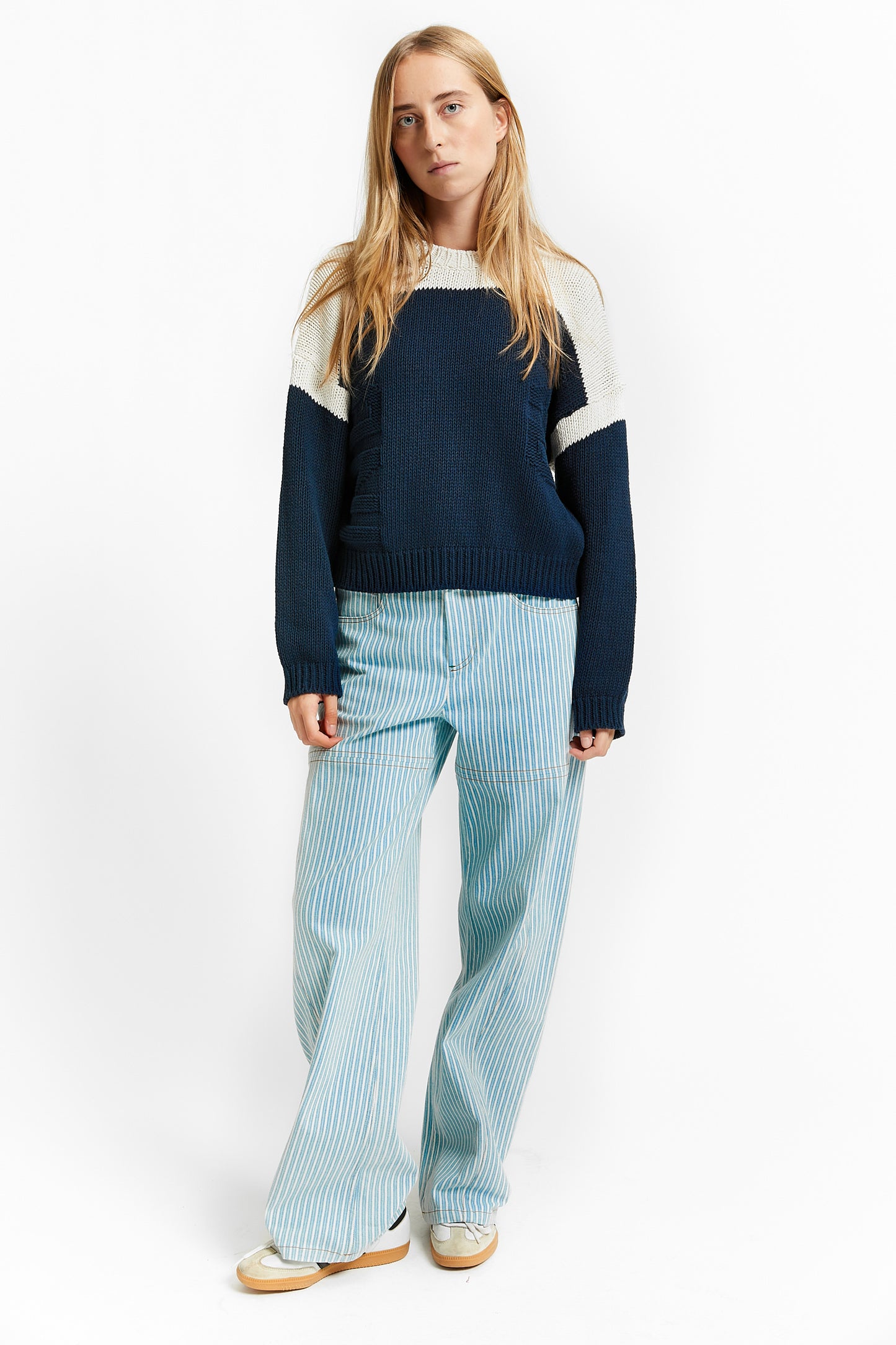 INDEE SWEATER